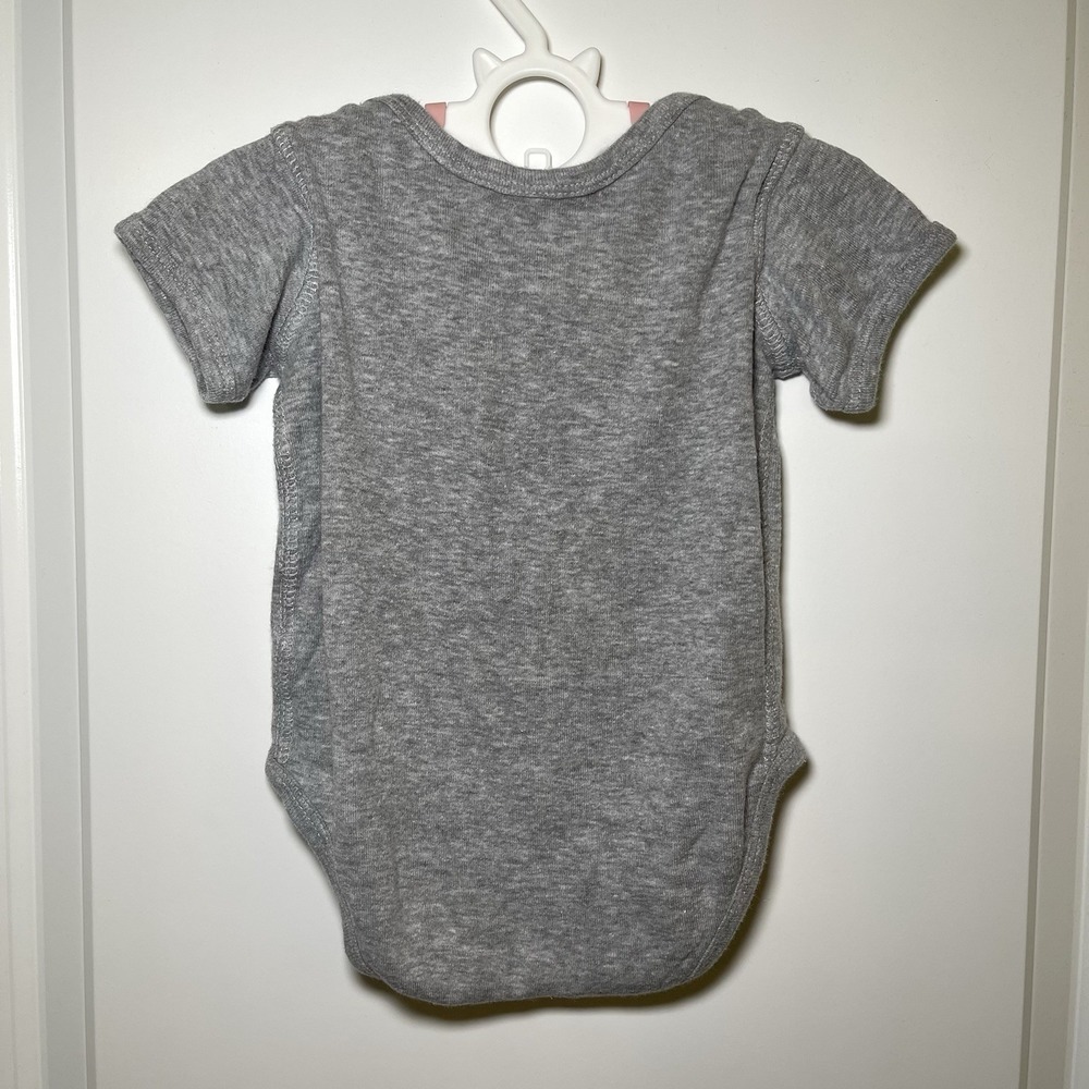 Philadelphia Eagles Baby Bodysuit Gray "Fly Eagles Fly" 3-6M NFL - Picture 3 of 5